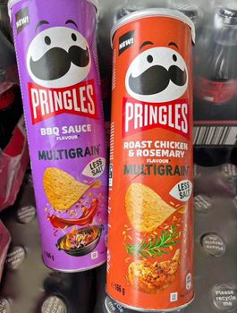 Pringles Multigrain Chips Texture Crispy Ingredient Base Whole Grains Flavor Delicious And Flavorful Dietary Suitability - MASURIAN Sp. z.o.o. - Spain